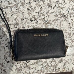 Michael kors wallet, with wristlet